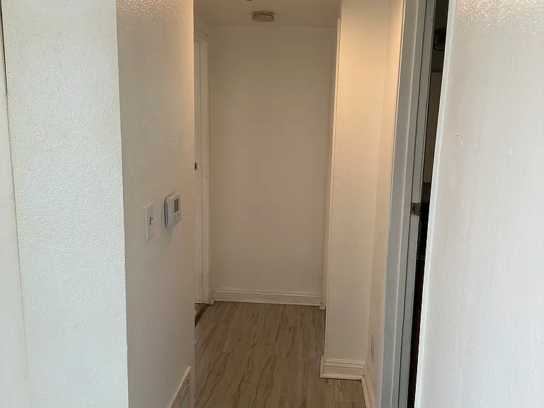 1111 Sunvue Pl #8 — Photo 5