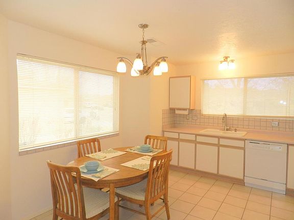 3012 Chimayo Meadows Kitchen