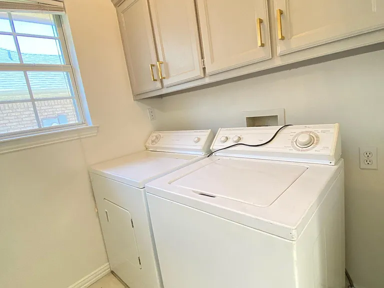 1212 Oak Valley — Photo 13
