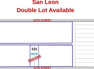 531 11th St, Dickinson, TX 77539