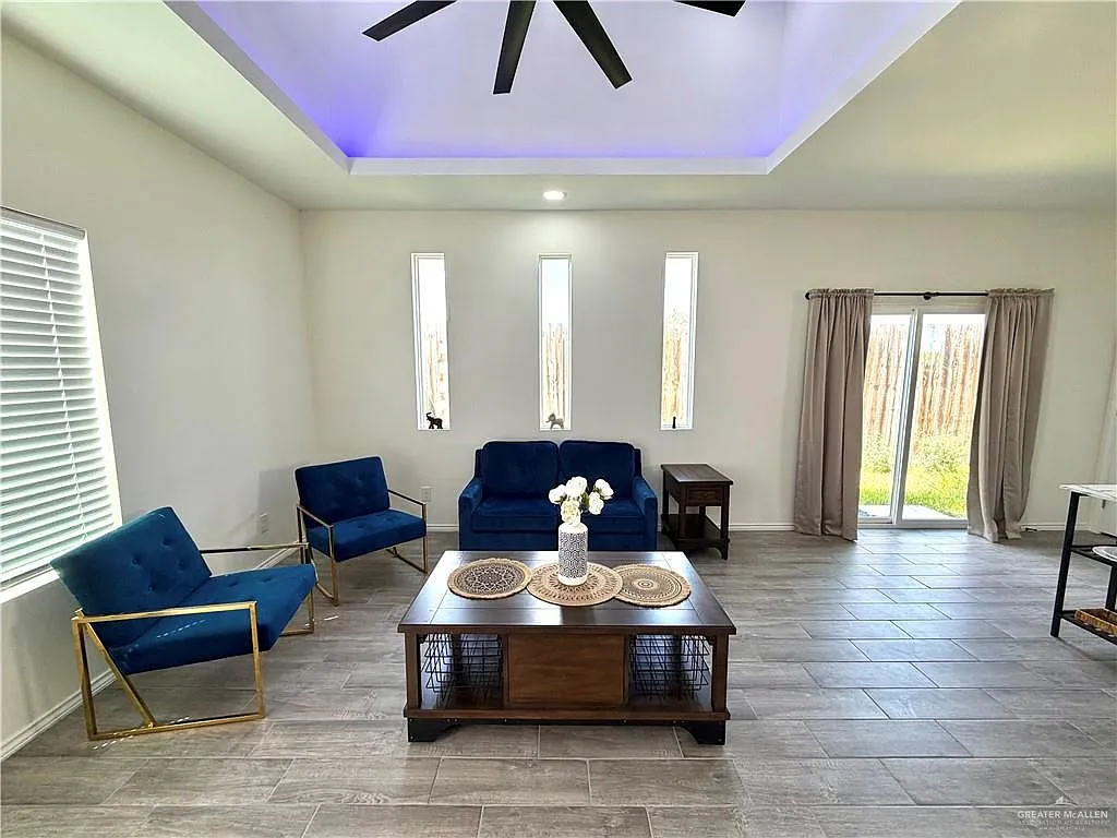 2 bed, 2.0 bath, 940 sqft, $1,250 — Photo 3