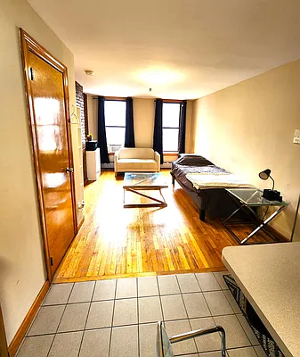 Rented by Voro, LLC | media 9