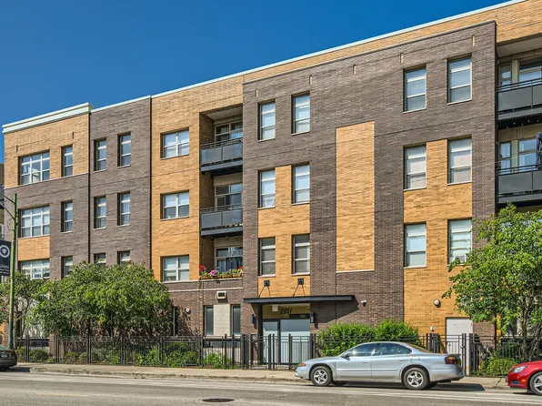 2951 N Clybourn Ave Unit 205, Chicago, IL 60618
