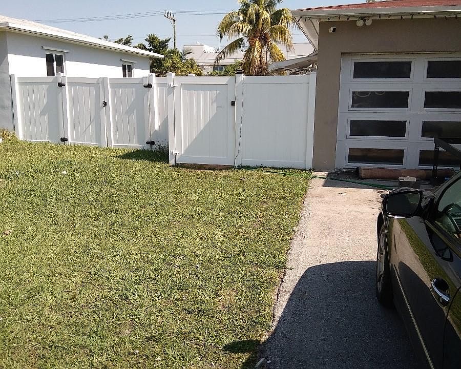 Private gate entrance from front