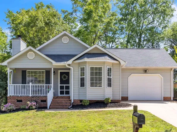 236 Oak Valley Dr, Simpsonville, SC 29681