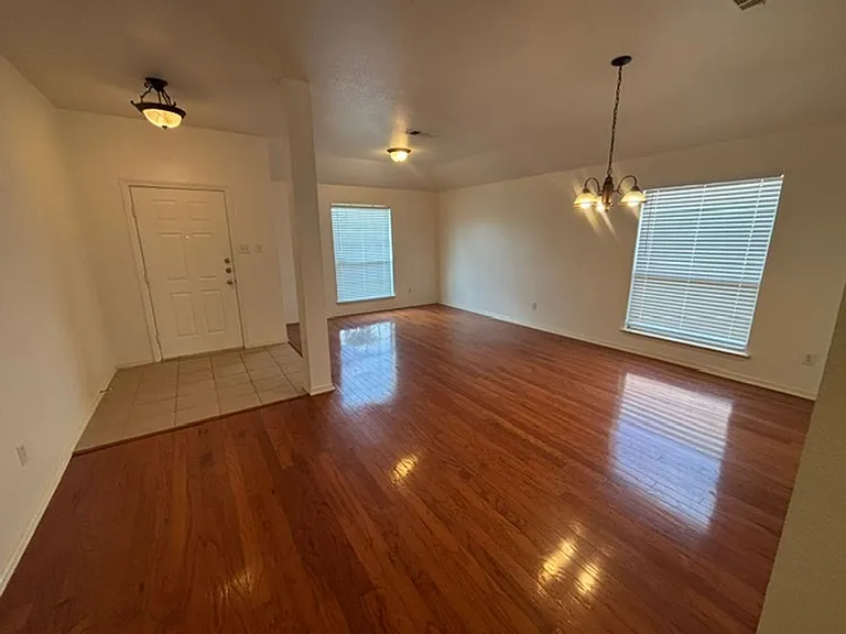 4415 Ashbury Ln — Photo 3