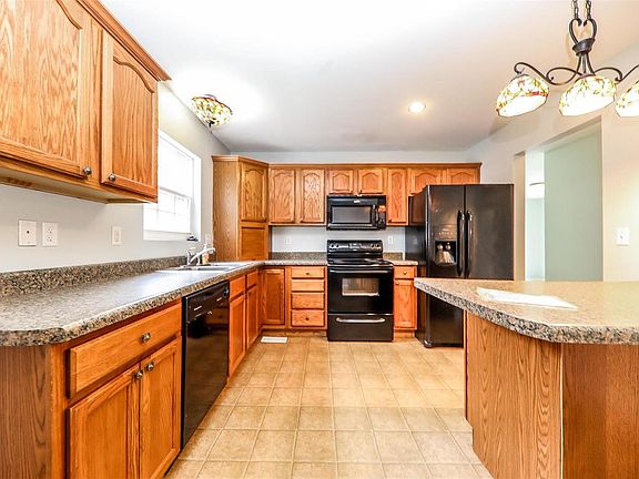 2nd image of 2830 E 25th St
