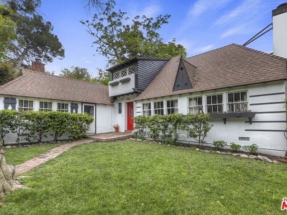 2nd image of 8901 Wonderland Ave