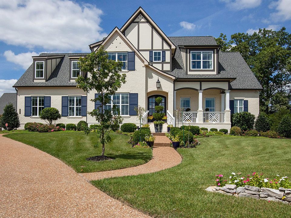 1st image of 812 Delaware Ct