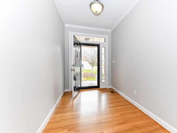 3rd image of 608 Sherman St