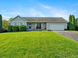5014 Glen Bluff Dr, Sand Lake, MI 49343