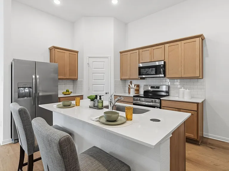 5203 Green St #1 — Photo 8
