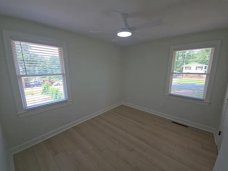 509 Beechwood Cir — Photo 9
