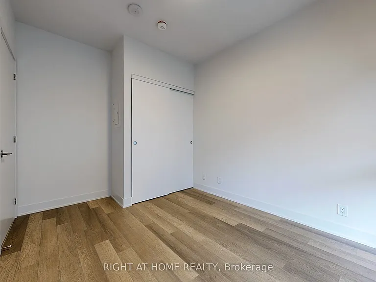 8 Cumberland St #603 — Photo 23