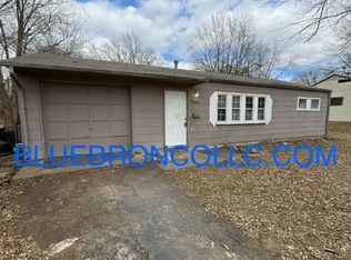 10743 Cambridge Ave, Kansas City, MO 64134