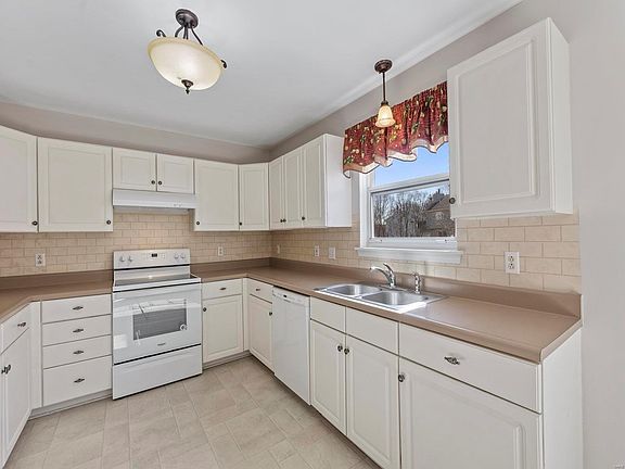 5th image of 1452 Schwarz Meadow Dr
