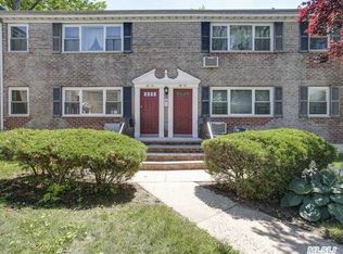 15224 Jewel Ave, Flushing, NY 11367