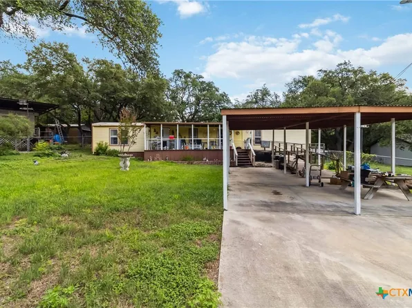 303 Oaklane St, Canyon Lake, TX 78133