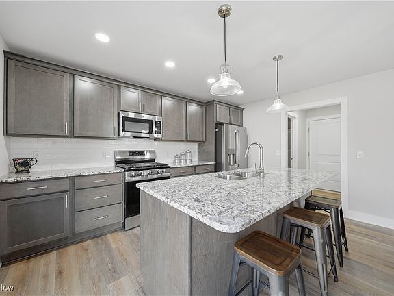 3rd image of 1118 Overridge Ave SE
