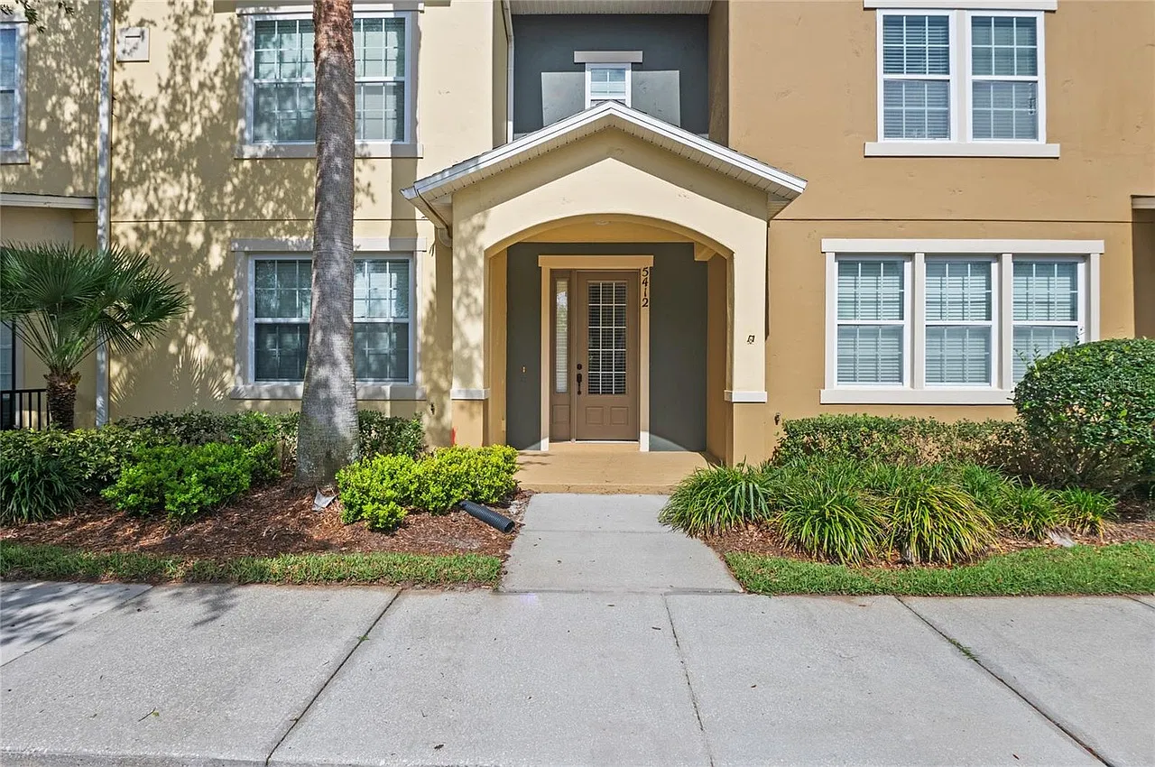2 bed, 1912 sqft, $2,650 — Photo 2