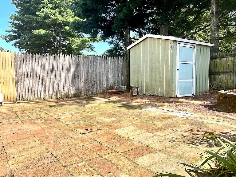 133 River Bank Dr — Photo 15