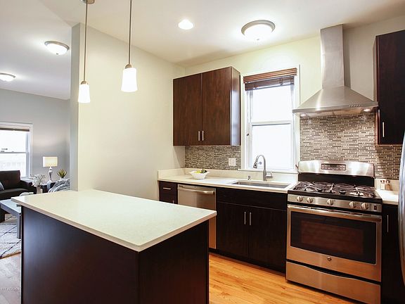 5th image of 3519 W Dickens Ave