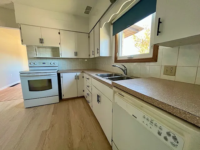 117 1st St SE — Photo 3