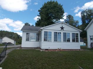 4984 Francis Rd, Hale, MI 48739