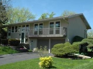 21W052 Monticello Rd, Lombard, IL 60148