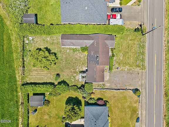 2nd image of 1250 McCormick Loop Rd
