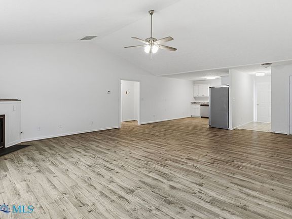 5th image of 82 Red Robin Tpke