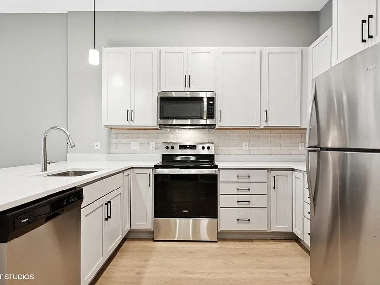 Lago Apartments — Photo 208