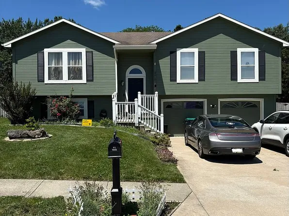 1001 SE Eastridge Dr, Blue Springs, MO 64014