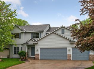 9140 Glacier Rd, Saint Bonifacius, MN 55375