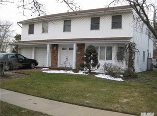 3171 Wynsum Ave, Merrick, NY 11566