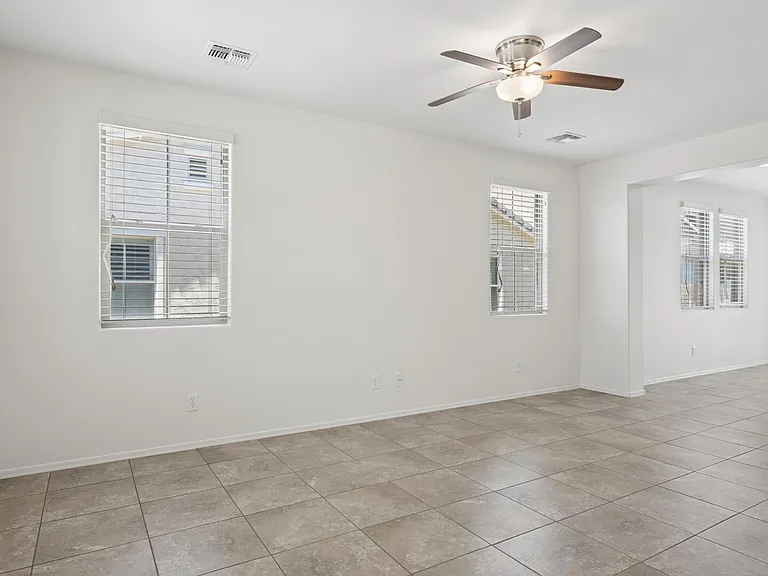 5654 E Butte St — Photo 5