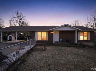 404 W Lueking Dr, De Soto, MO 63020