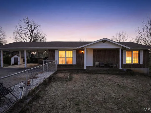 404 W Lueking Dr, De Soto, MO 63020