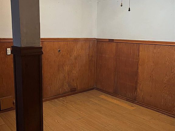4th image of 841 Rouse St