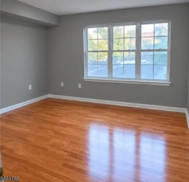3 bed, 2.0 bath, 1600 sqft, $2,500 — Photo 3