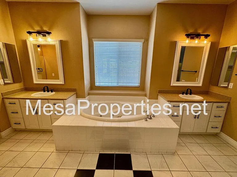 28610 Strauss Ln — Photo 35