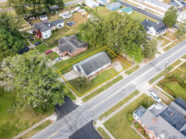 601 W Anderson St, Selma, NC 27576