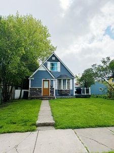 813 Augusta St, Sault Sainte Marie, MI, 49783