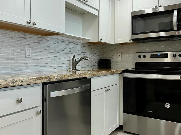 9355 SW 8th St #417 — Photo 9