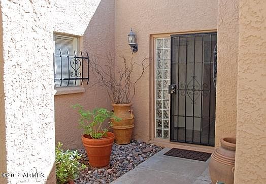 2nd image of 917 E Cochise Dr