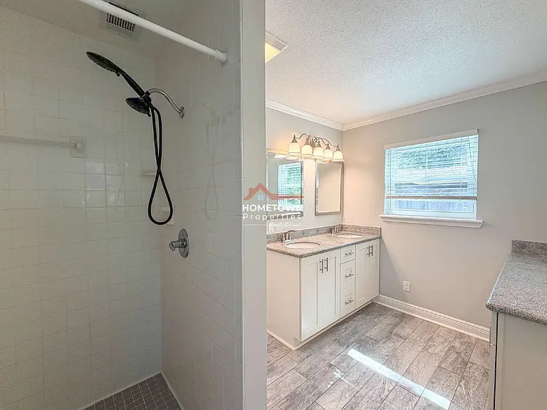 220 Cordoba St — Photo 24