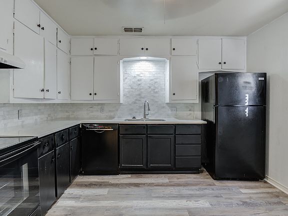 5th image of 3305 30th St
