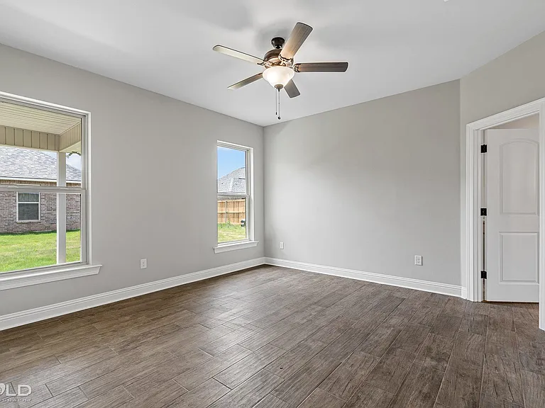 114 Saint Edmunds Way — Photo 14