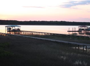 1994 Sandy Point Ln, Mount Pleasant, SC 29466