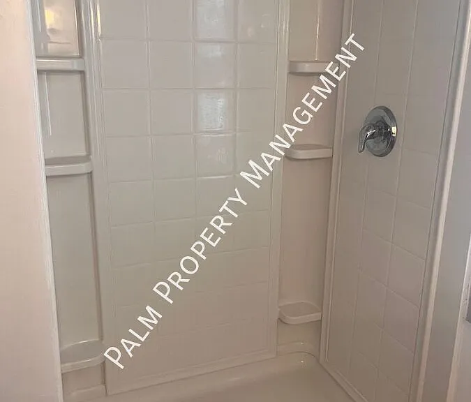 613 E Duffy St #A — Photo 24
